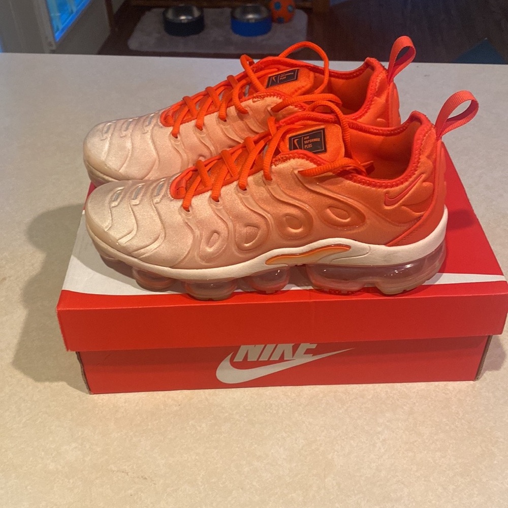 Nike Women's Orange and Pink Gradient Air VaporMax Plus Sneakers - Picture 2 of 8